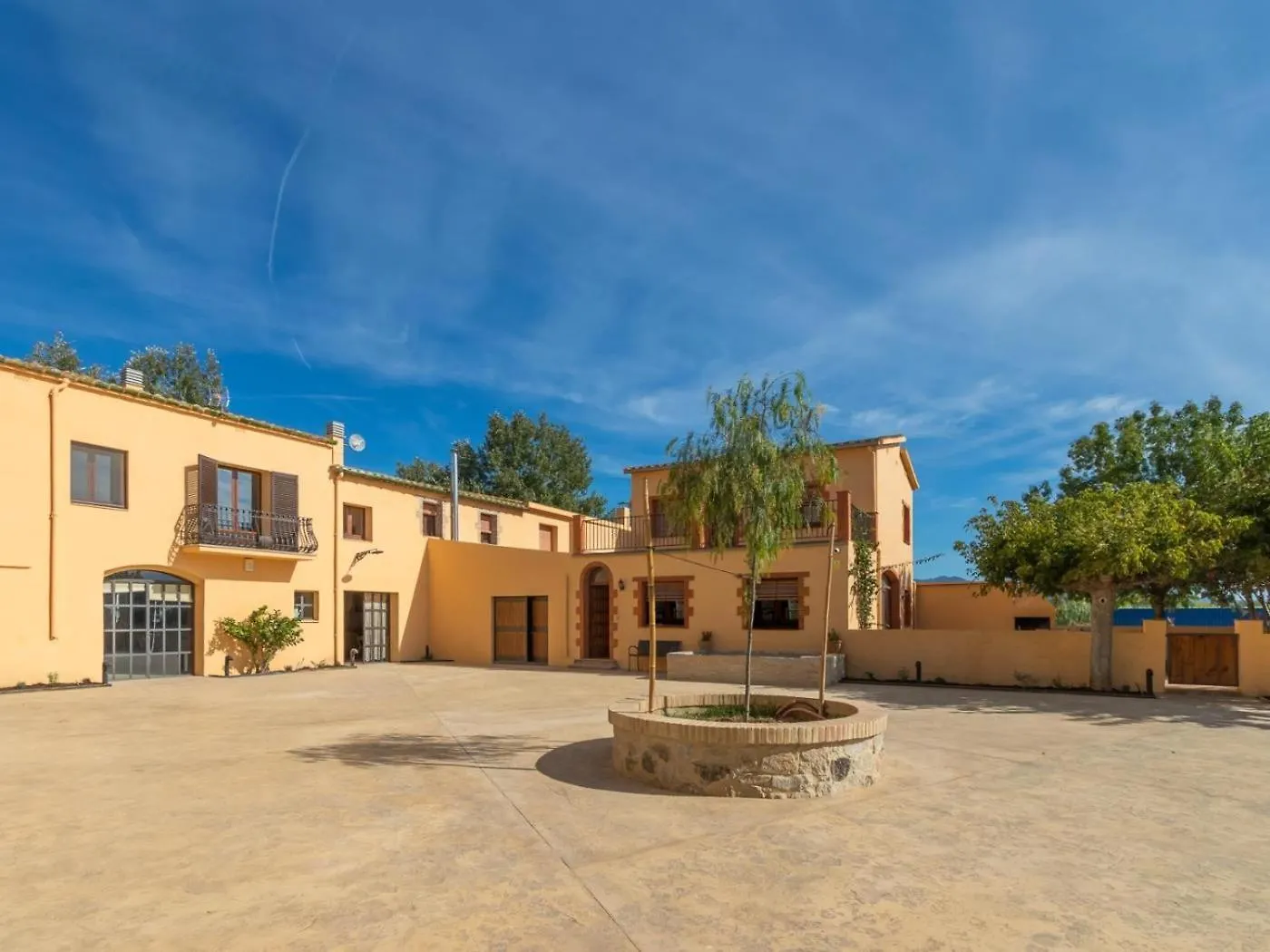 Mas Mare De La Font: Els Masovers / 1093 Castello  D'Empuries Holiday home